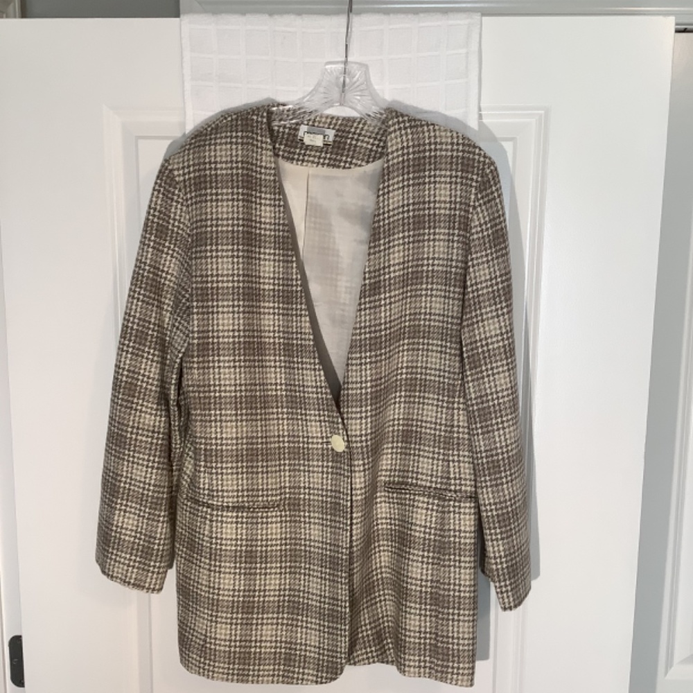 Maren Ladies 2 Piece Skirt Suit Cream/ Tan Blazer Size Small/ Skirt Size 8 - Picture 2 of 7
